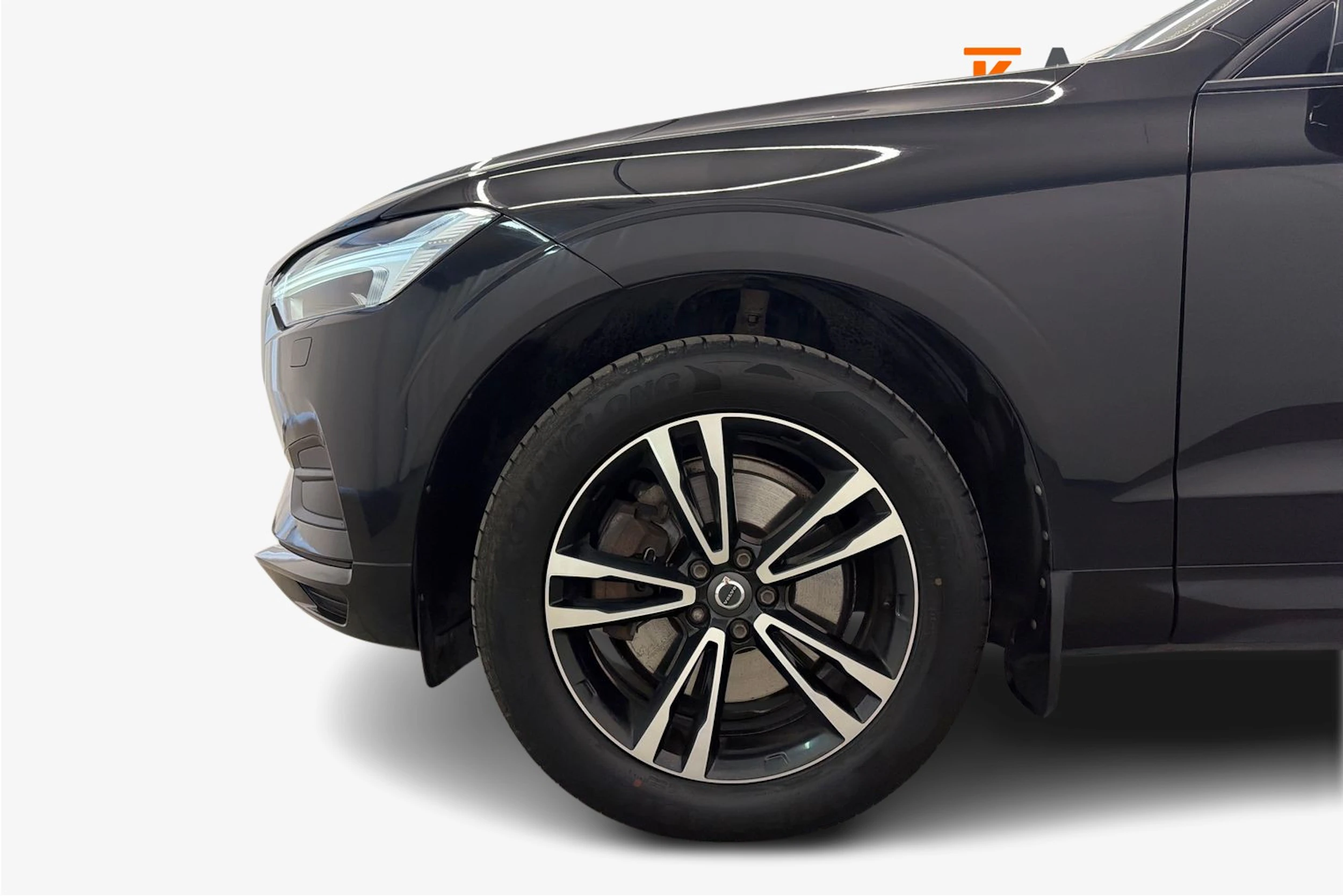 musta Volvo XC60 2019 kuva 9.