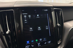 musta Volvo XC60 2019 kuva 23.