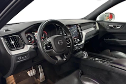 musta Volvo XC60 2019 kuva 3.