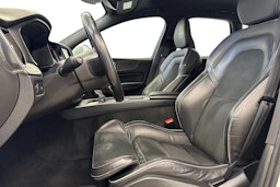 valkoinen Volvo XC60 2019 kuva 11.