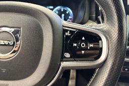 valkoinen Volvo XC60 2019 kuva 19.