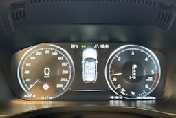 valkoinen Volvo XC60 2019 kuva 20.