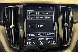 valkoinen Volvo XC60 2019 kuva 22.