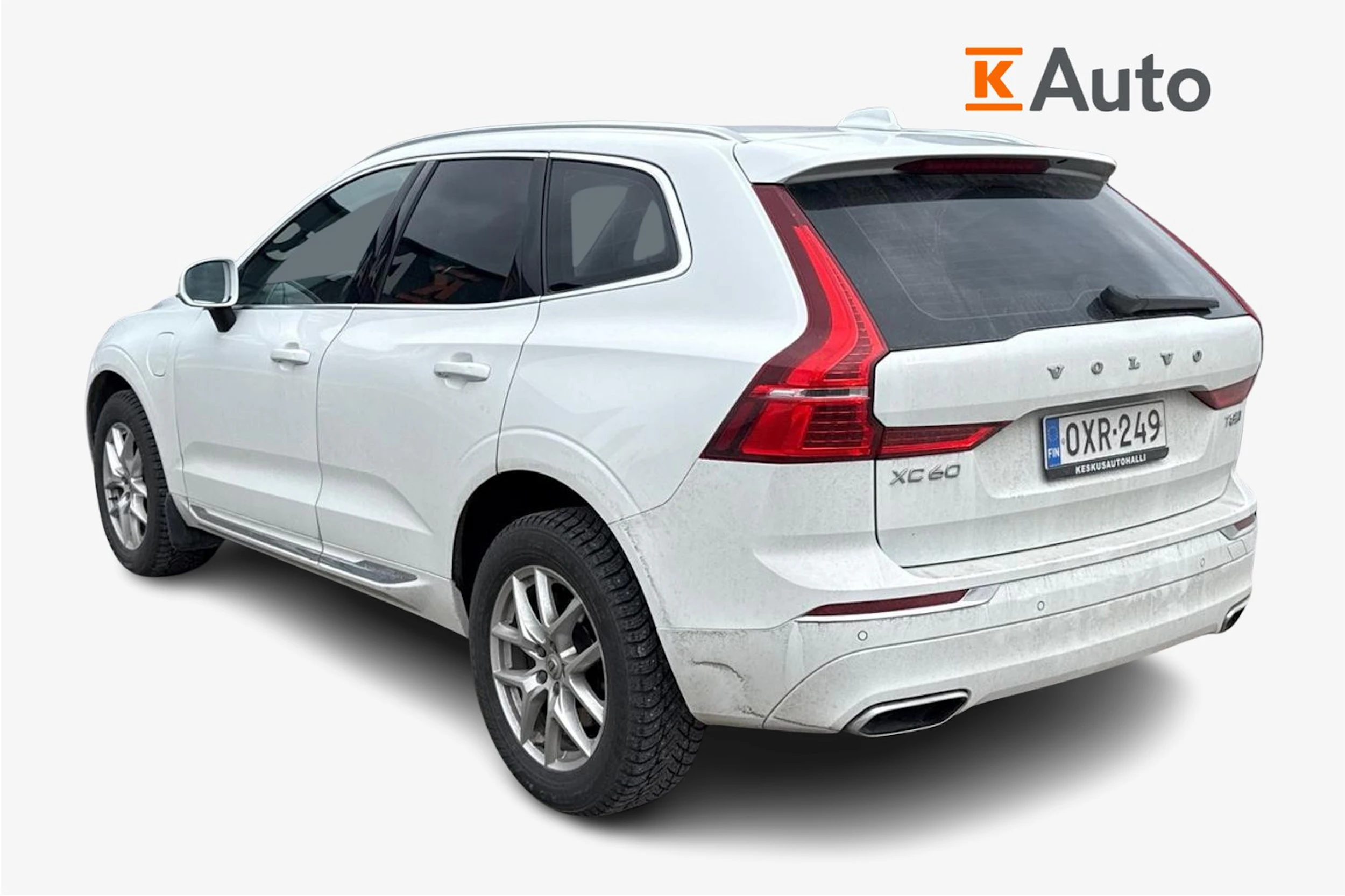 valkoinen Volvo XC60 2019 kuva 2.