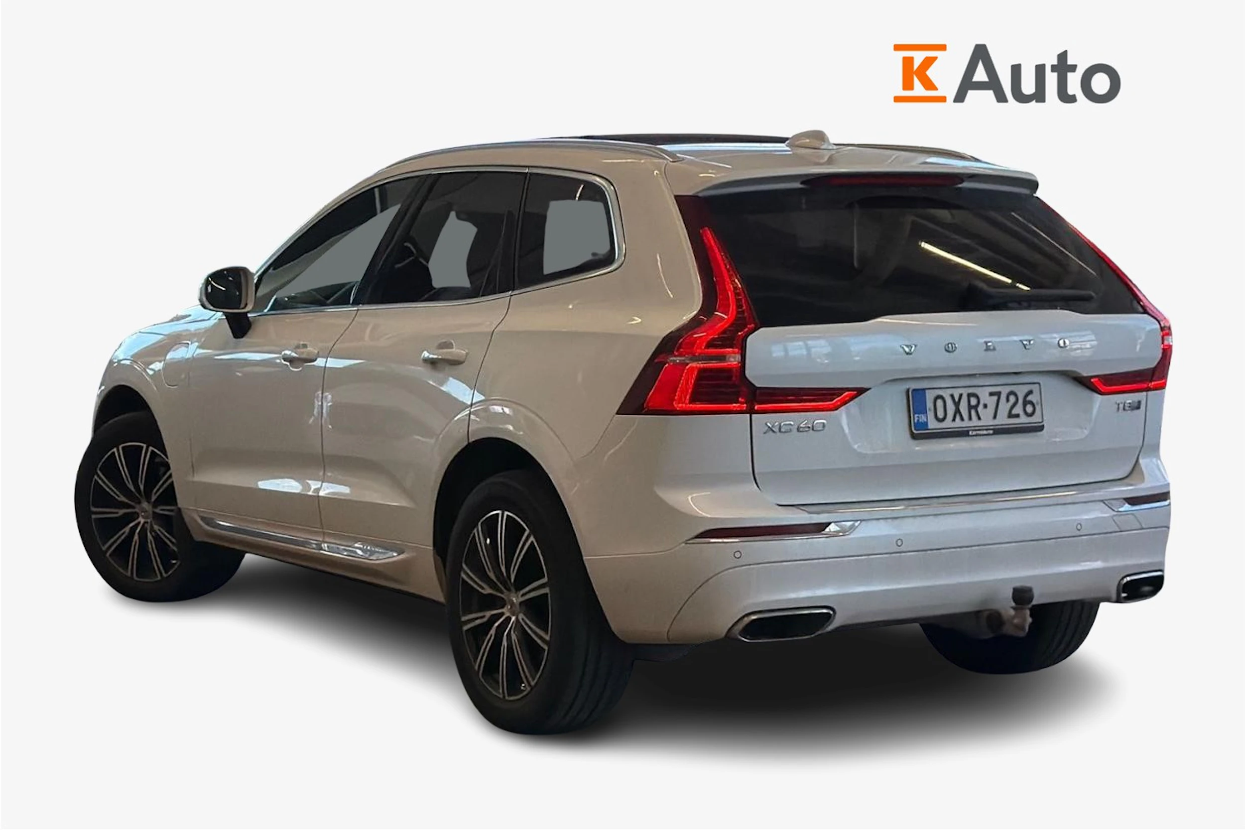 valkoinen Volvo XC60 2019 kuva 2.