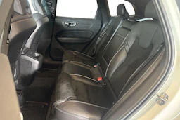 valkoinen Volvo XC60 2019 kuva 8.