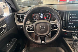 valkoinen Volvo XC60 2019 kuva 11.