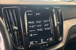 valkoinen Volvo XC60 2019 kuva 18.