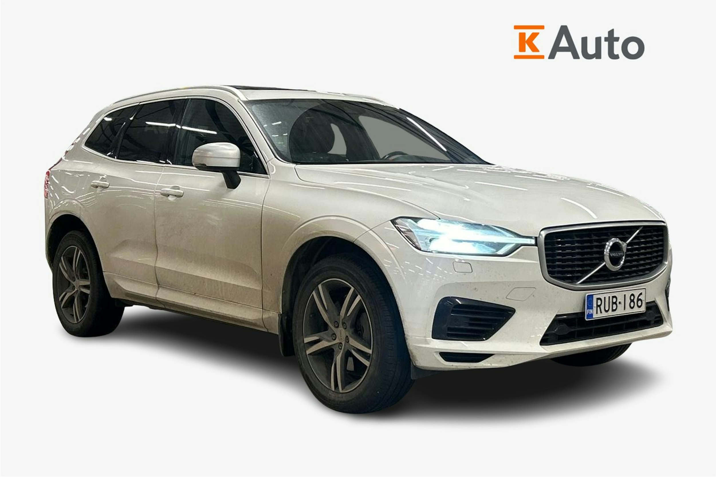 valkoinen Volvo XC60 2019 kuva 1.
