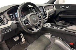 valkoinen Volvo XC60 2019 kuva 6.