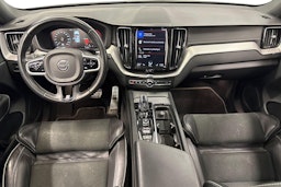 valkoinen Volvo XC60 2019 kuva 7.