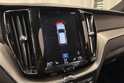 valkoinen Volvo XC60 2019 kuva 21.