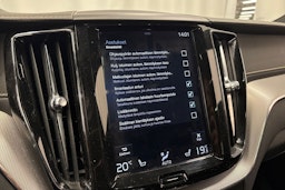 valkoinen Volvo XC60 2019 kuva 24.