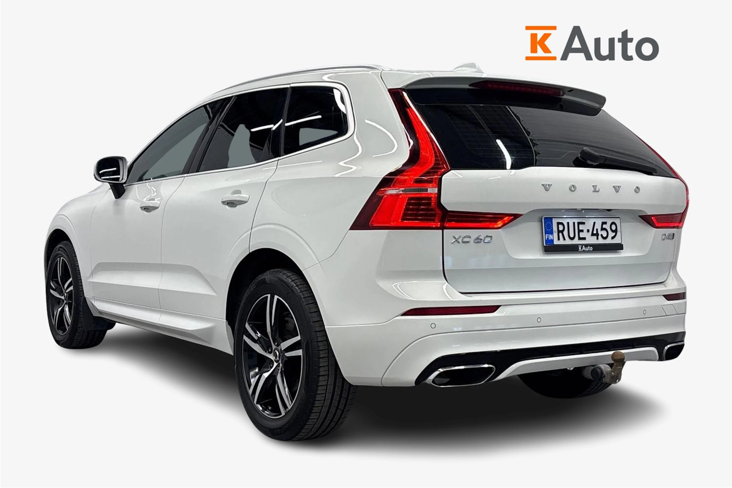 valkoinen Volvo XC60 2019 kuva 3.