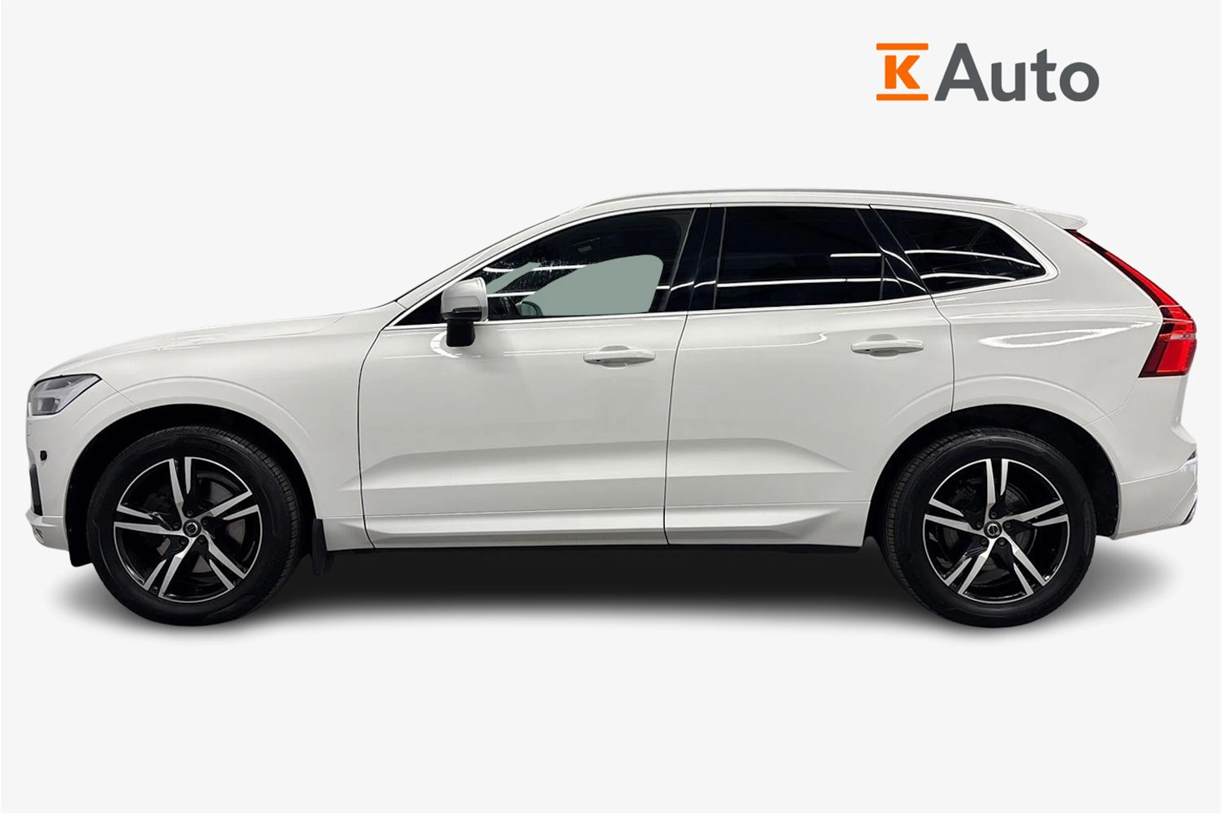 valkoinen Volvo XC60 2019 kuva 7.