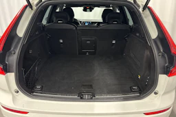 valkoinen Volvo XC60 2019 kuva 16.