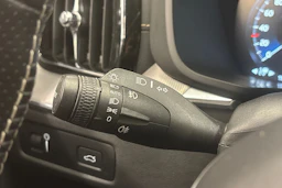 valkoinen Volvo XC60 2019 kuva 27.