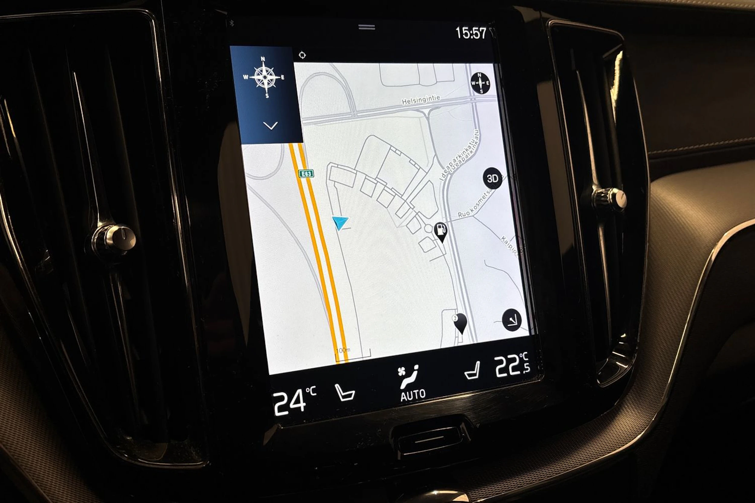 valkoinen Volvo XC60 2019 kuva 30.