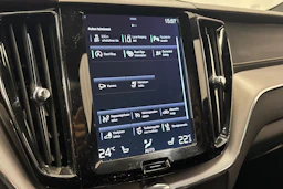 valkoinen Volvo XC60 2019 kuva 31.