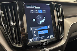 valkoinen Volvo XC60 2019 kuva 33.