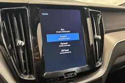 valkoinen Volvo XC60 2019 kuva 36.