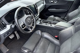 met. punainen Volvo XC60 2019 kuva 3.