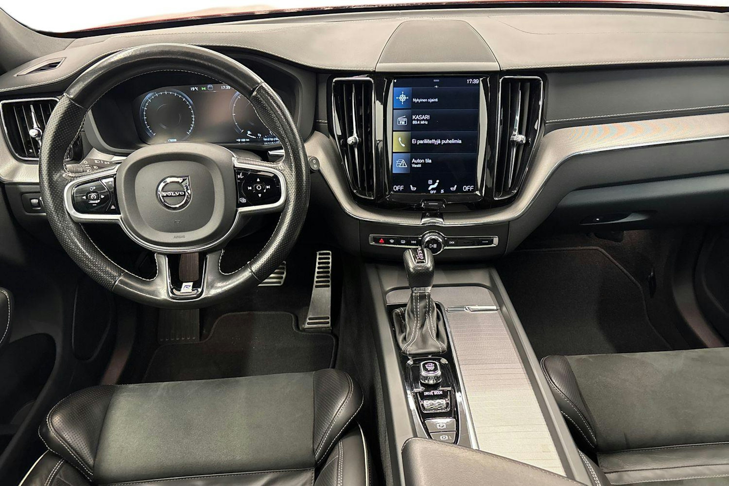 met. punainen Volvo XC60 2019 kuva 7.