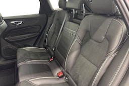 met. punainen Volvo XC60 2019 kuva 8.