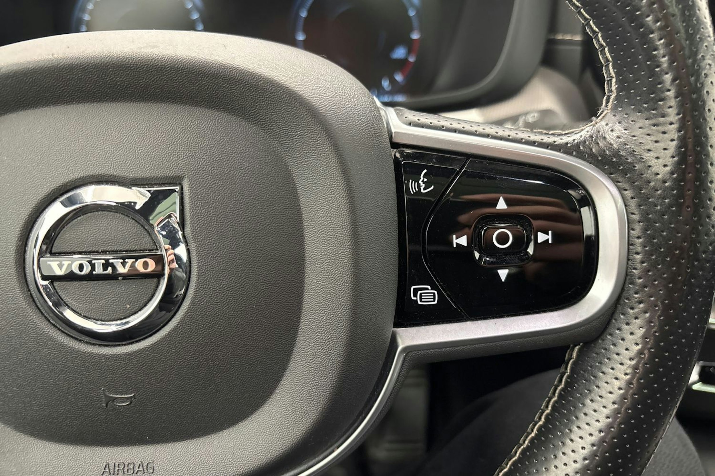 met. punainen Volvo XC60 2019 kuva 12.