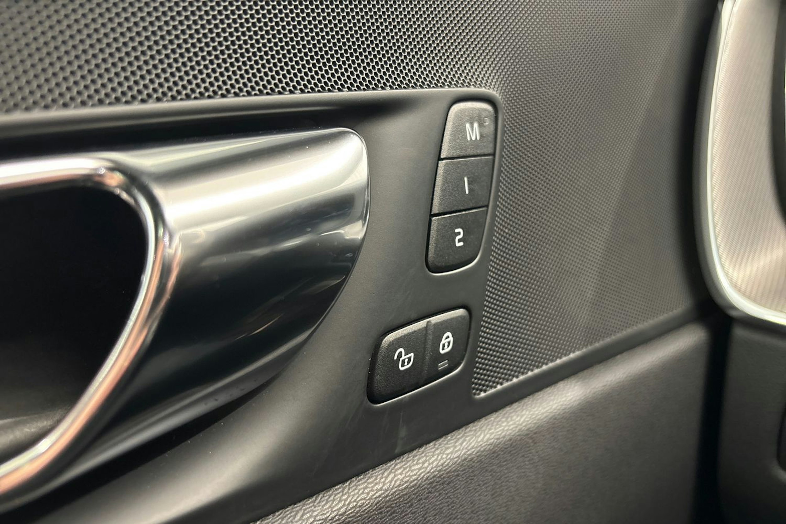 met. punainen Volvo XC60 2019 kuva 14.