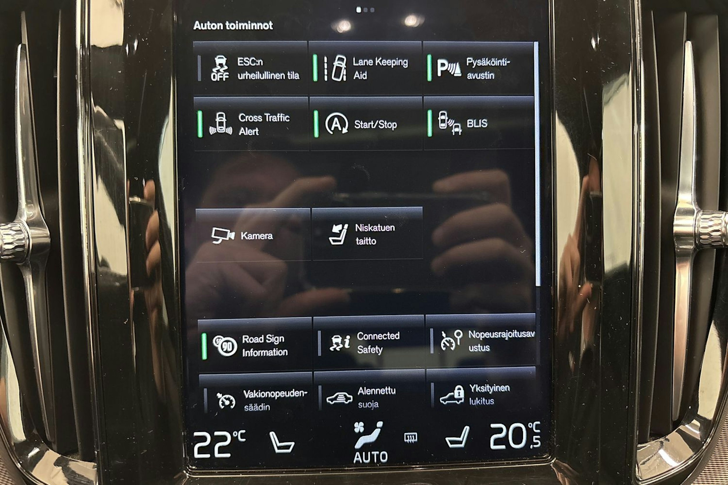 met. punainen Volvo XC60 2019 kuva 23.