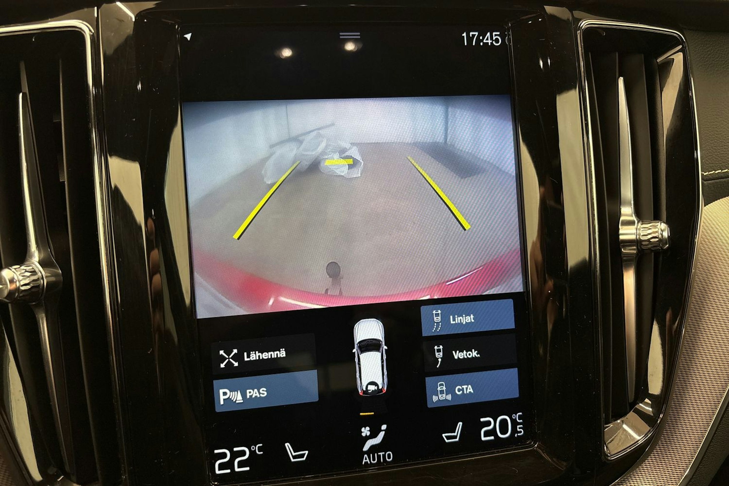 met. punainen Volvo XC60 2019 kuva 25.