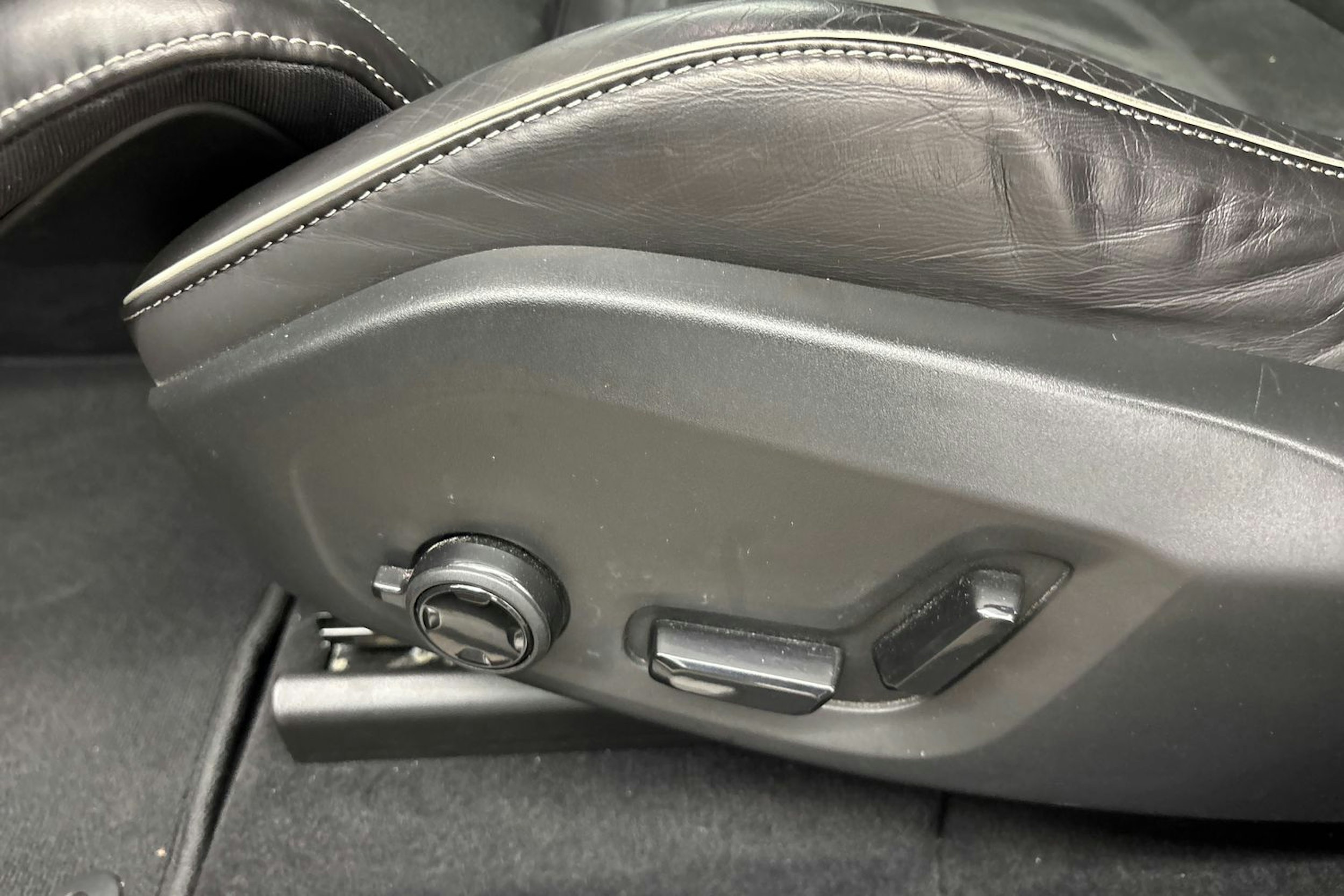 met. punainen Volvo XC60 2019 kuva 26.