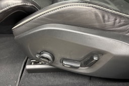 met. punainen Volvo XC60 2019 kuva 26.