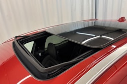 met. punainen Volvo XC60 2019 kuva 28.