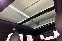 met. punainen Volvo XC60 2019 kuva 30.