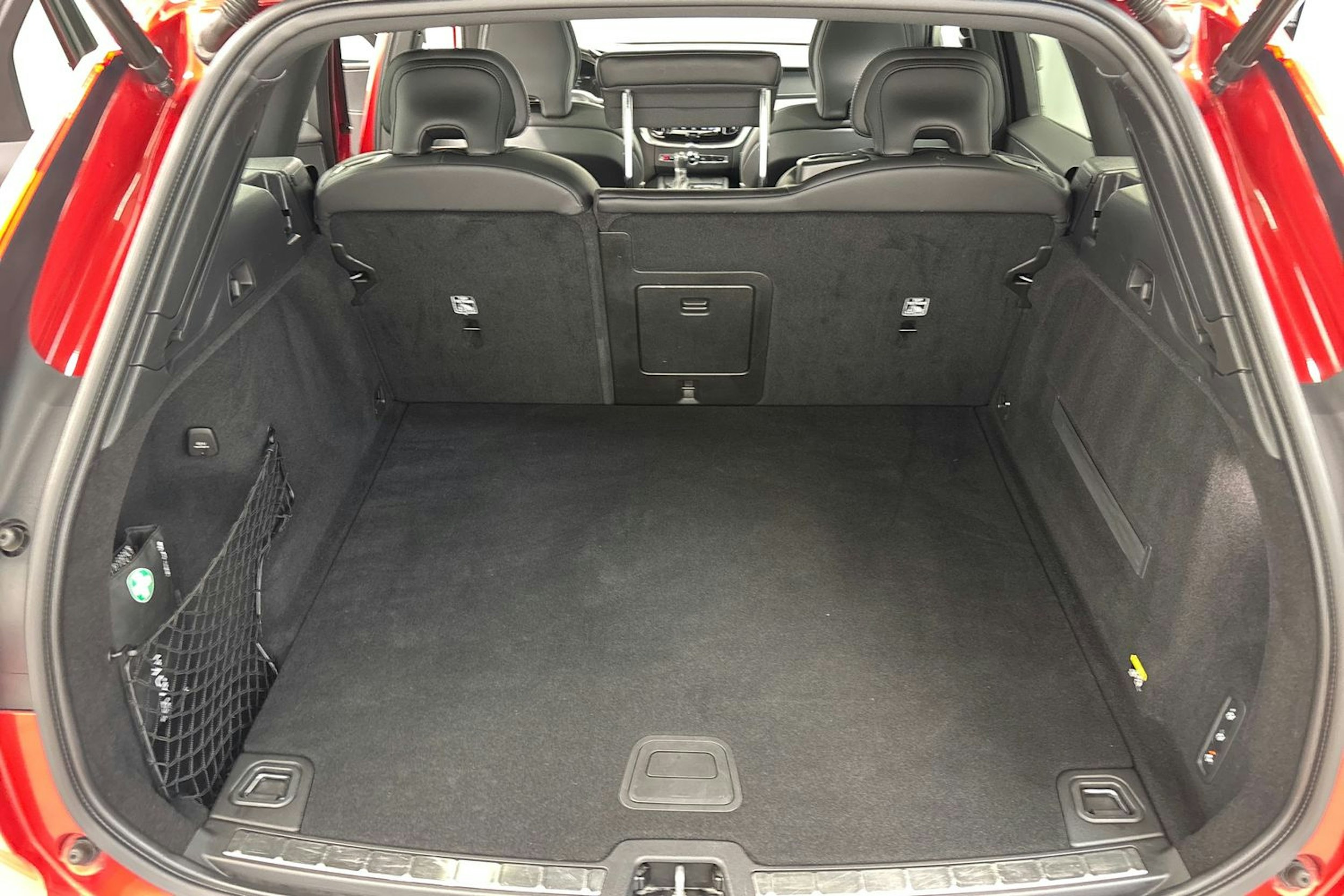 met. punainen Volvo XC60 2019 kuva 31.