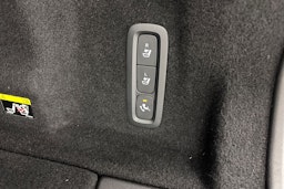 met. punainen Volvo XC60 2019 kuva 32.