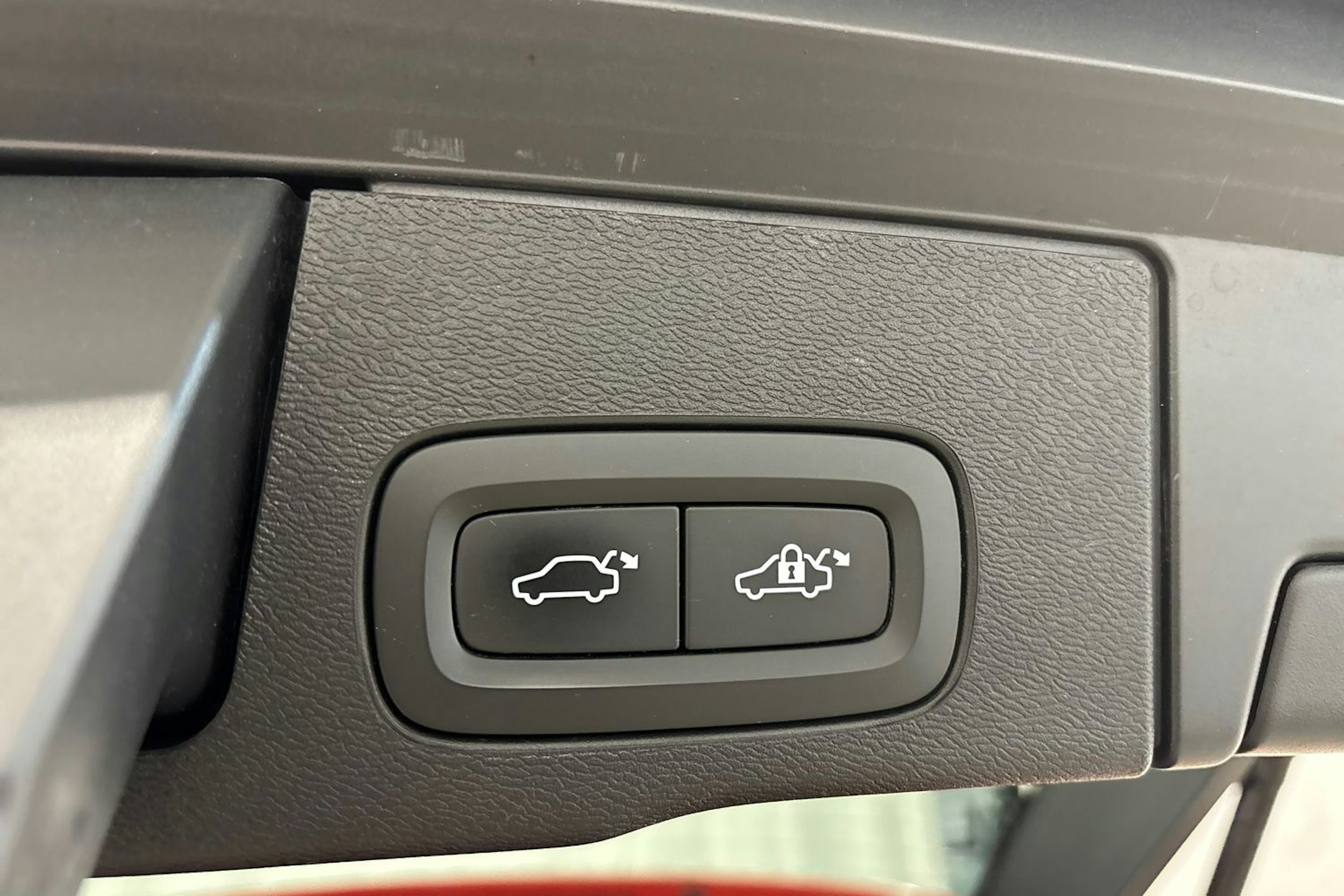 met. punainen Volvo XC60 2019 kuva 34.