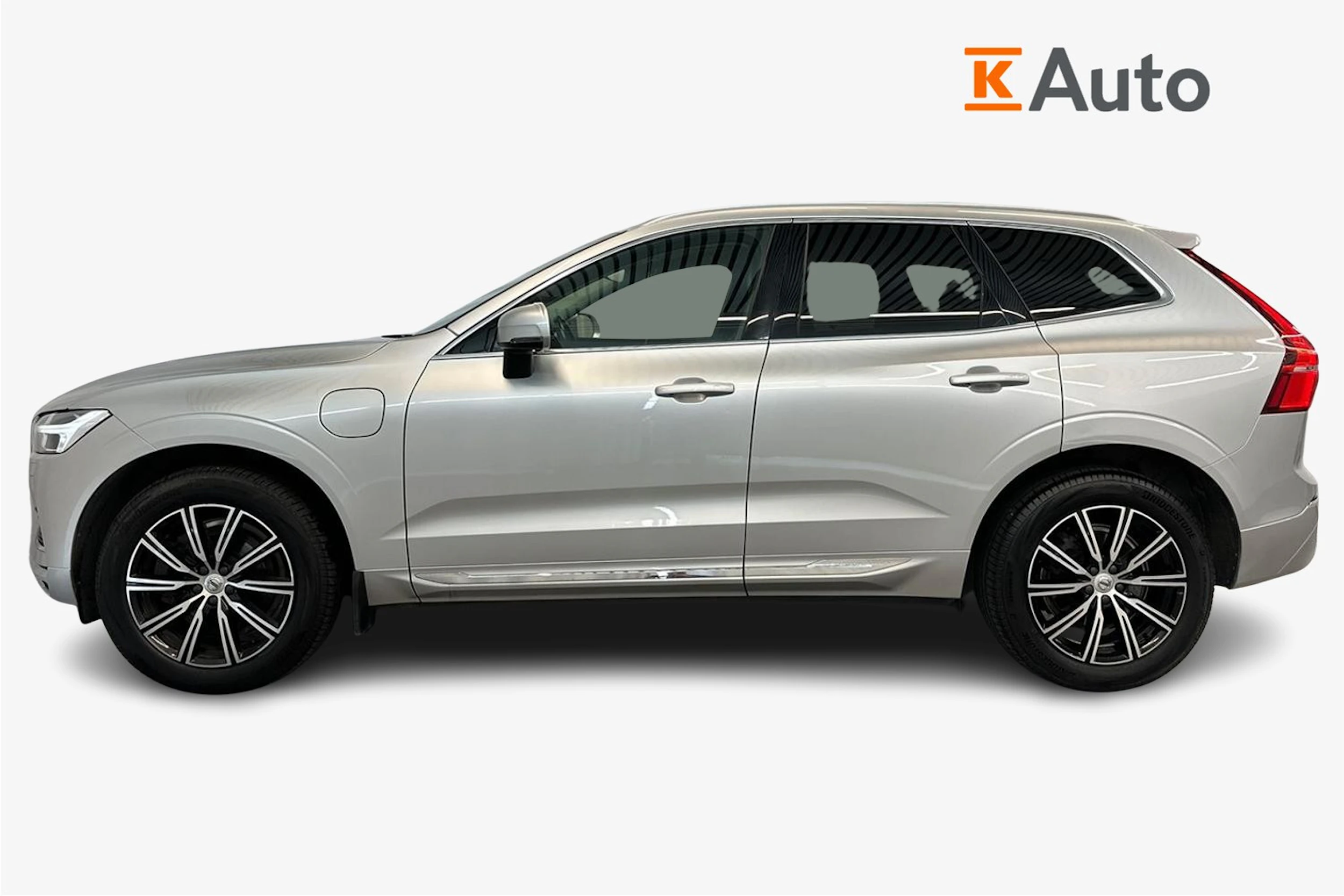 Harmaa Volvo XC60 2019 kuva 5.