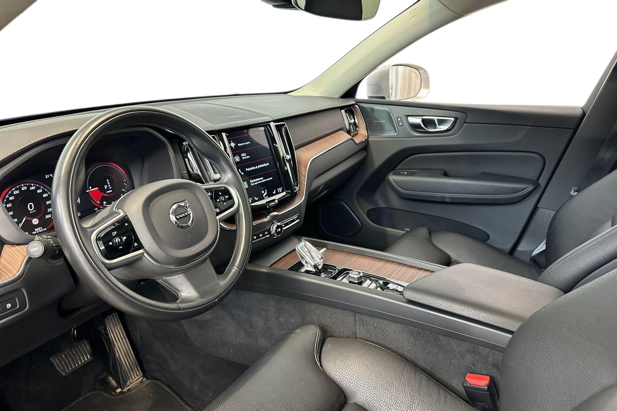 Harmaa Volvo XC60 2019 kuva 6.