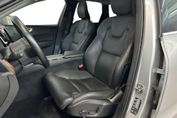 Harmaa Volvo XC60 2019 kuva 7.