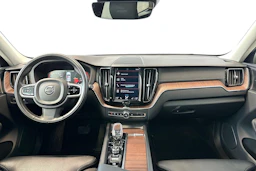 Harmaa Volvo XC60 2019 kuva 9.