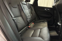 Harmaa Volvo XC60 2019 kuva 10.