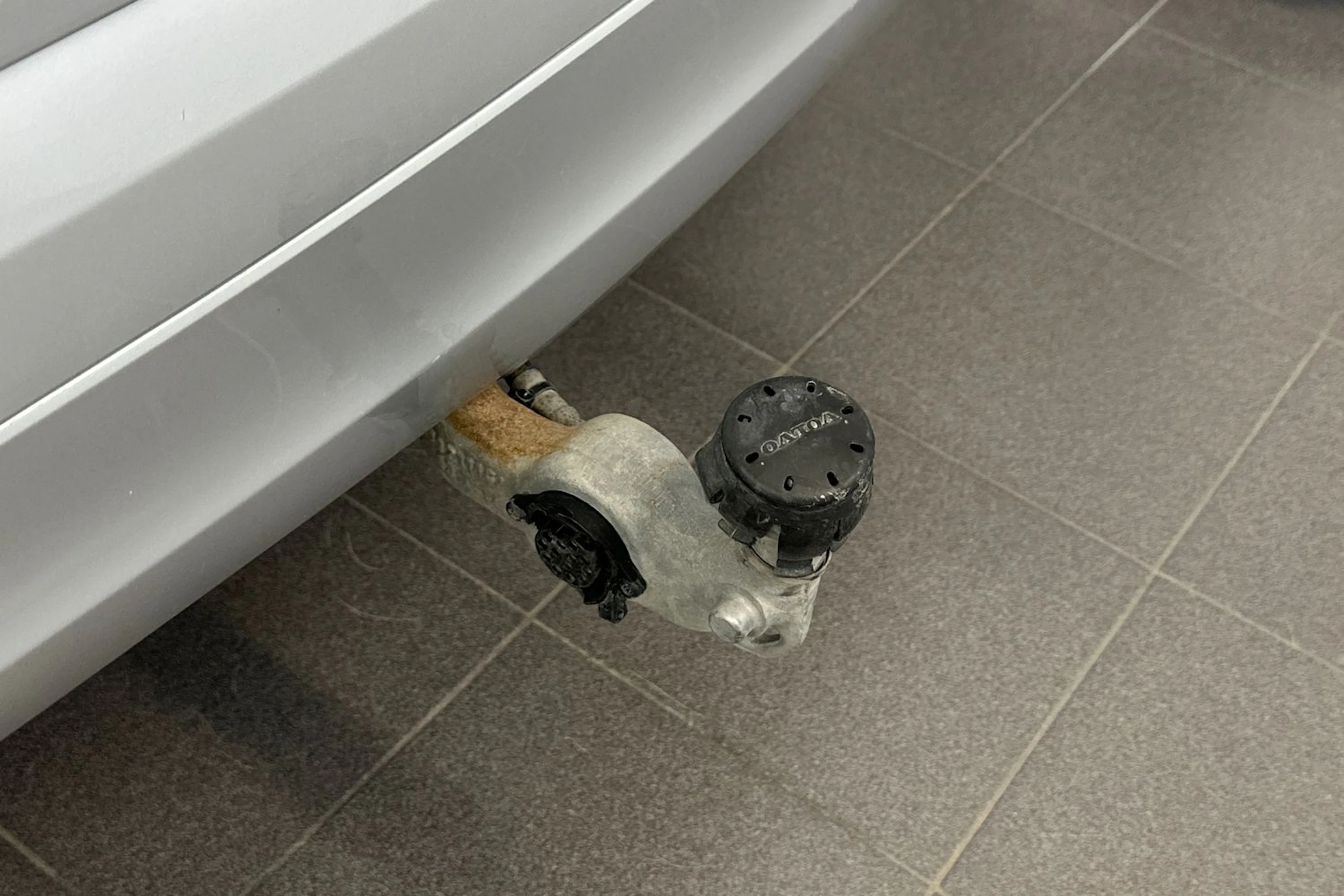 Harmaa Volvo XC60 2019 kuva 16.