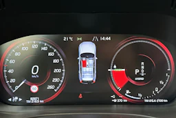 Harmaa Volvo XC60 2019 kuva 22.