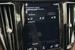 Harmaa Volvo XC60 2019 kuva 28.