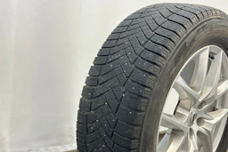 Harmaa Volvo XC60 2019 kuva 35.