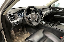 harmaa Volvo XC60 2019 kuva 3.