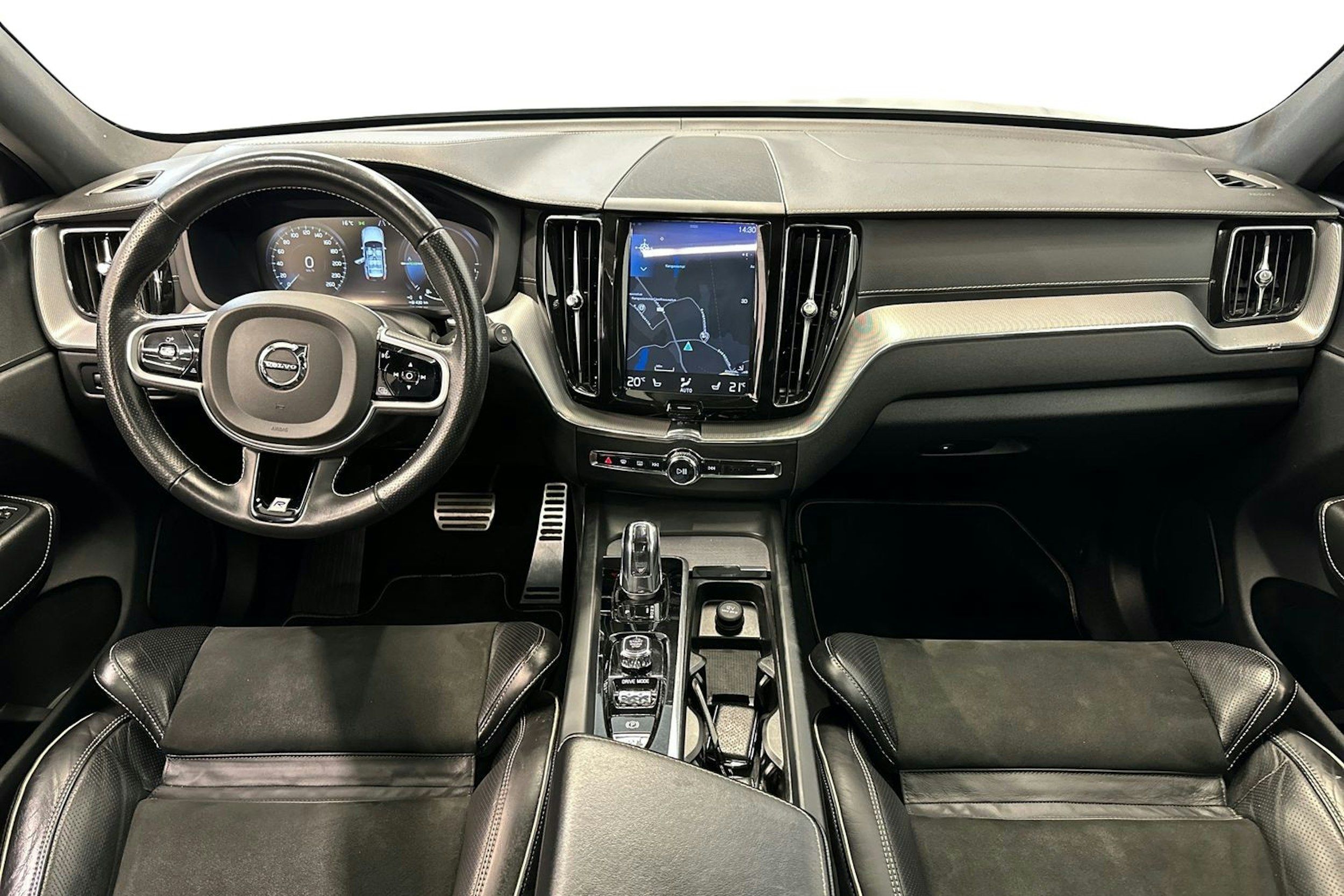 met. harmaa Volvo XC60 2019 kuva 9.